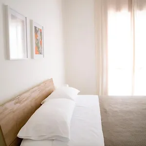 https://donna-agata-house.taorminaitalyhotels.com